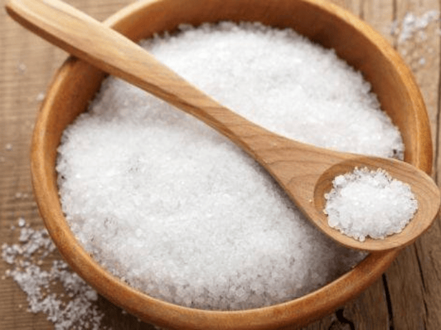 Eliminar microblading con sal